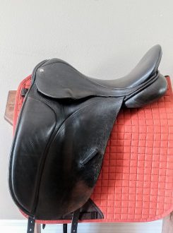 County Connection Dressage – UC98 saddle