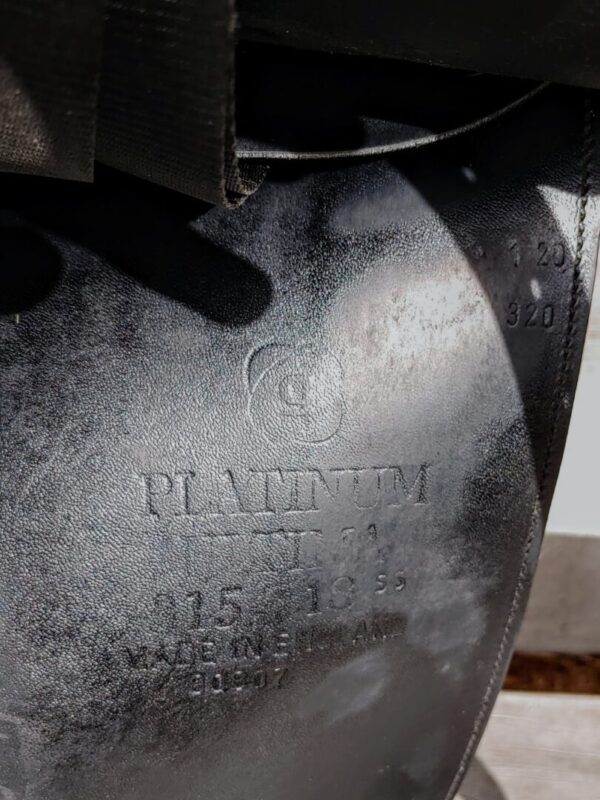 A close up of an Albion SLK SS Platinum Genesis Dressage - UC228 saddle.