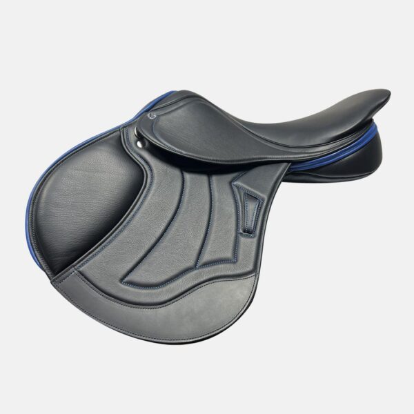 An Albion K4 Sport Jump saddle on a white background.
