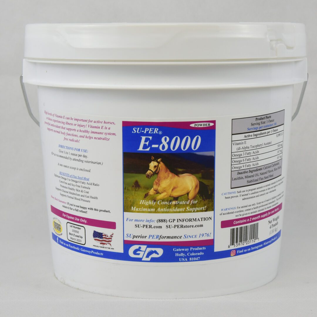 A bucket of Gateway SU-PER E8000 powder on a white background.