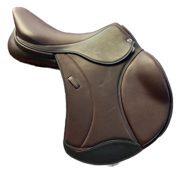 A brown and black Tota Freedom JUMP - Stadium Saddle on a white background.