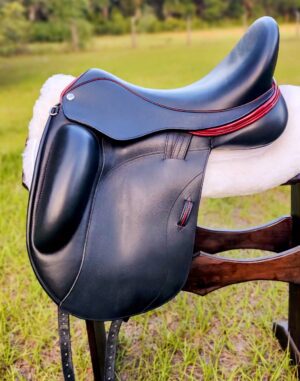 Patrick Leggero Dressage 18.5"-XW / UC350