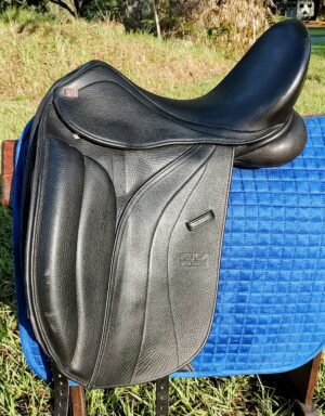 GFS Monarch Dressage Saddle / Dual Flap 17"-Adj. / UC362